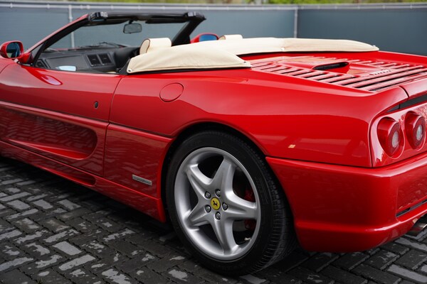 Used Ferrari F355 1999 for sale - 74387546: Photo 40