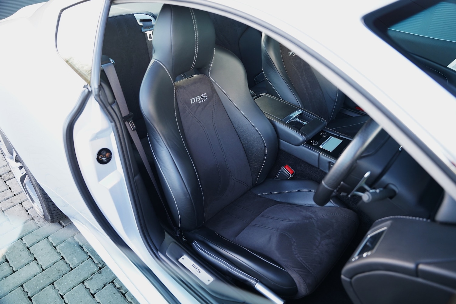 Used Aston Martin DBS 2011 for sale - 77065488: Photo 13