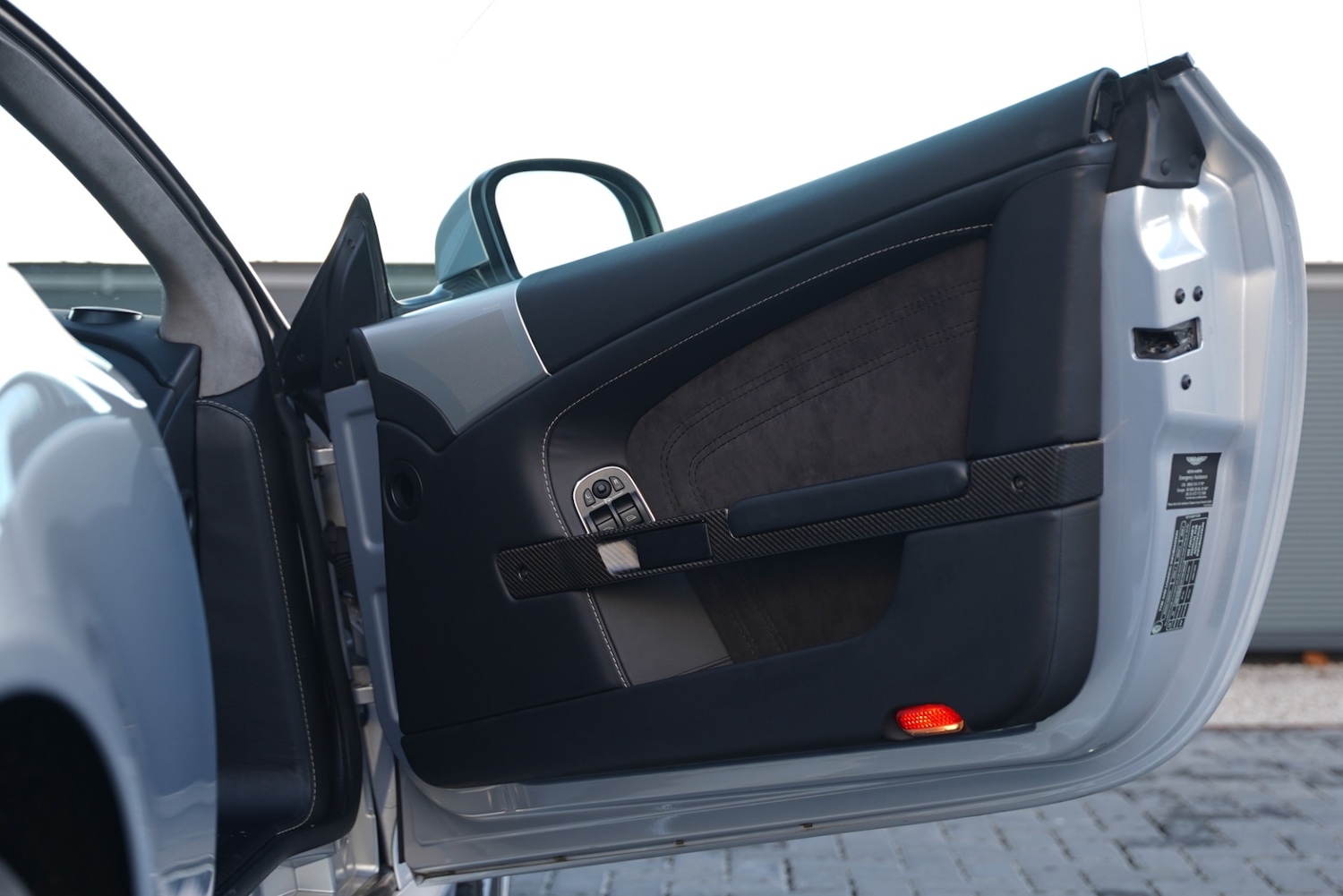 Used Aston Martin DBS 2011 for sale - 77065488: Photo 14