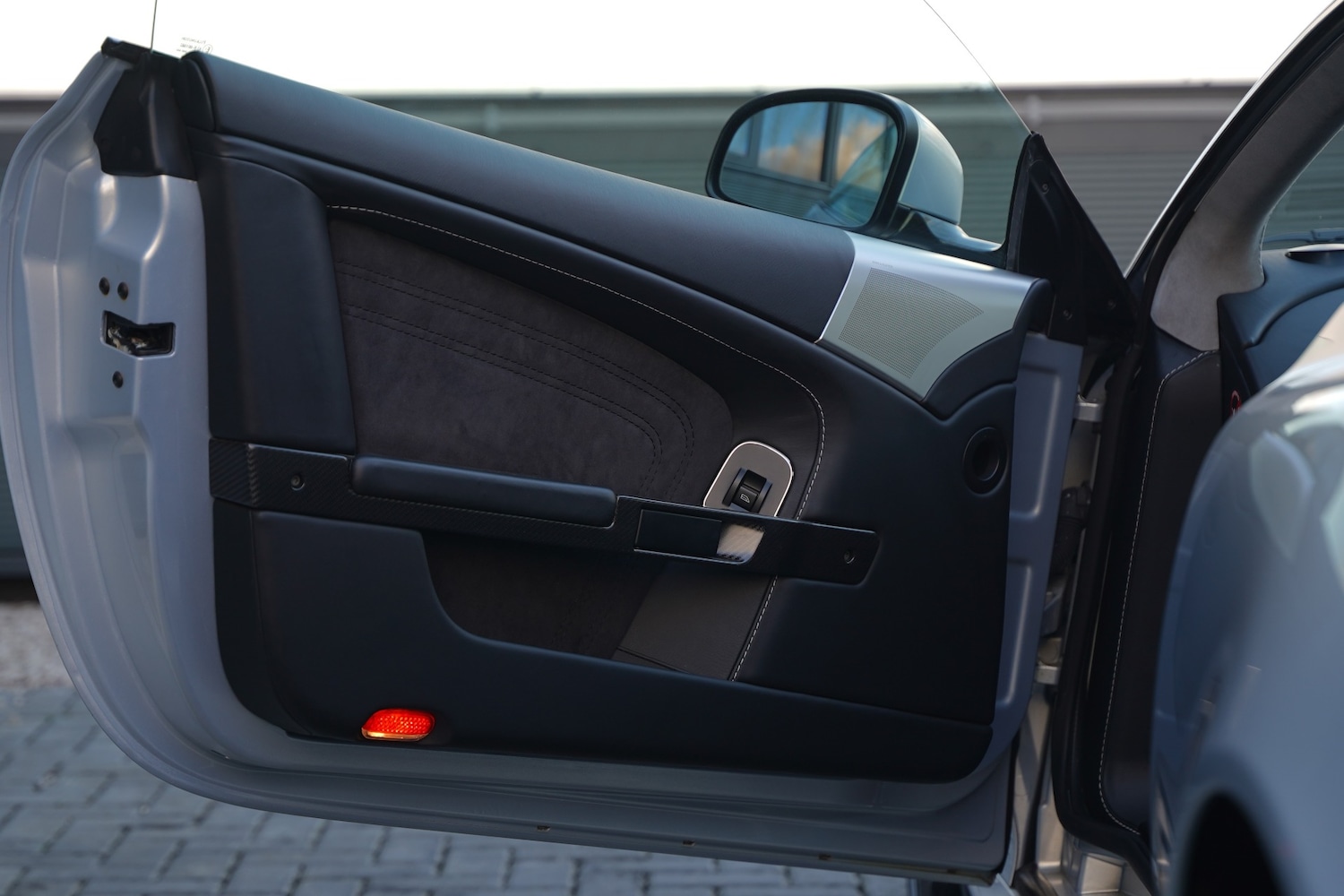 Used Aston Martin DBS 2011 for sale - 77065488: Photo 15