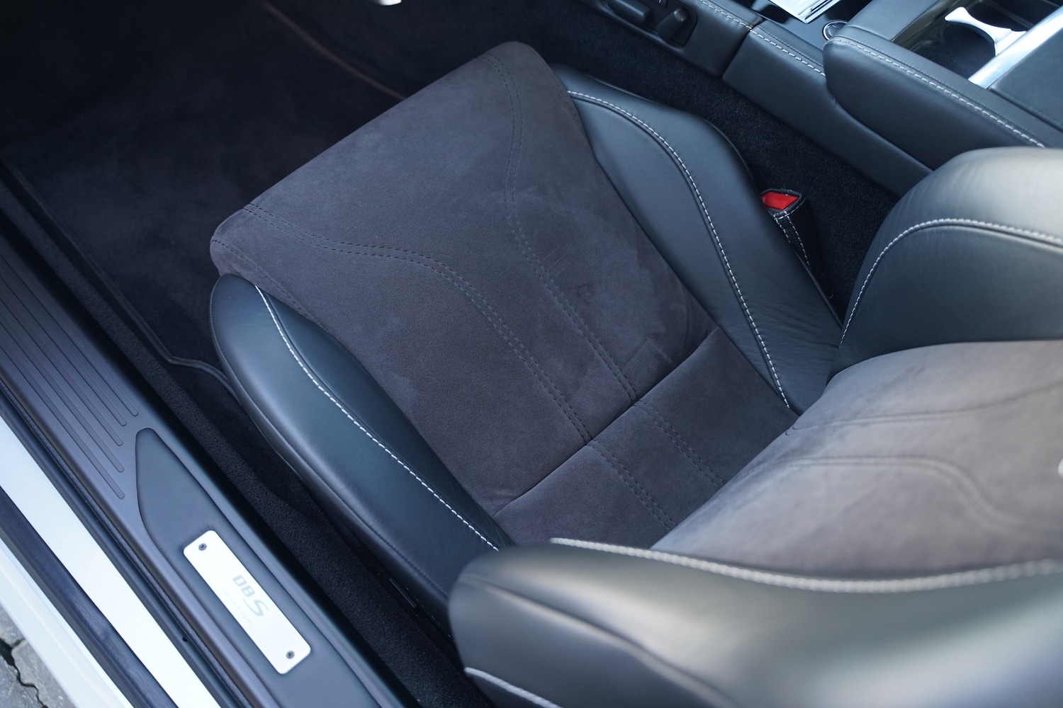 Used Aston Martin DBS 2011 for sale - 77065488: Photo 20