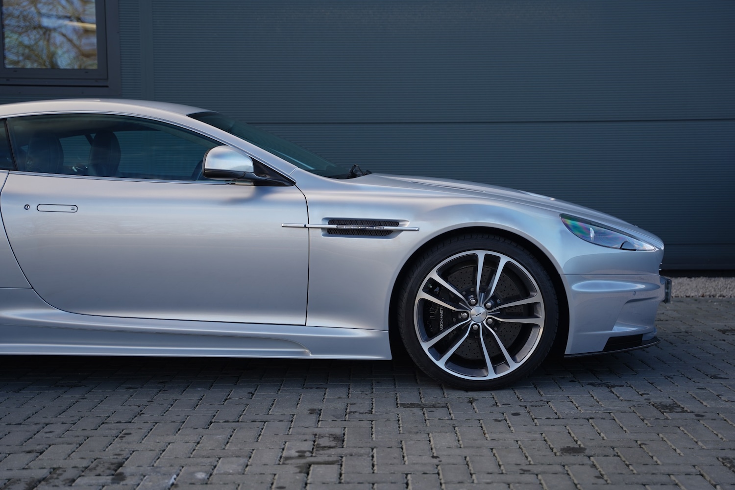 Used Aston Martin DBS 2011 for sale - 77065488: Photo 24