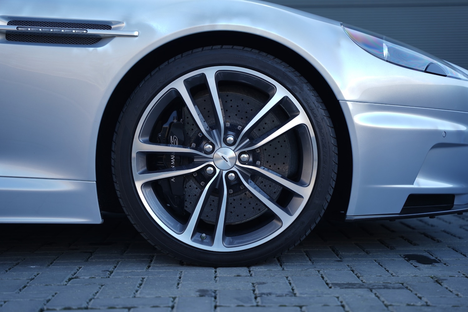 Used Aston Martin DBS 2011 for sale - 77065488: Photo 47