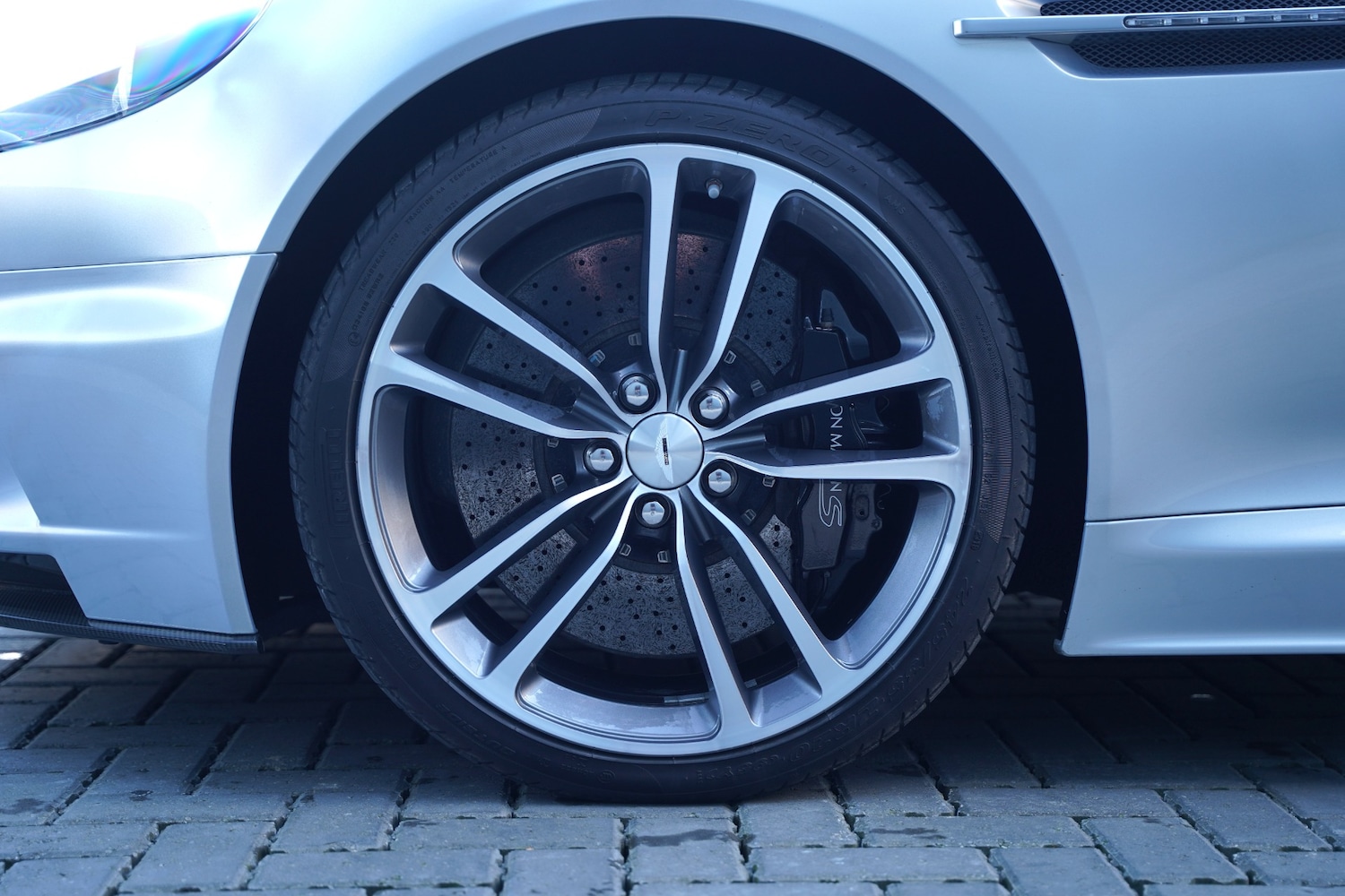 Used Aston Martin DBS 2011 for sale - 77065488: Photo 48