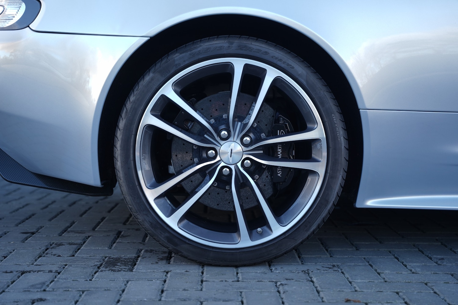 Used Aston Martin DBS 2011 for sale - 77065488: Photo 49