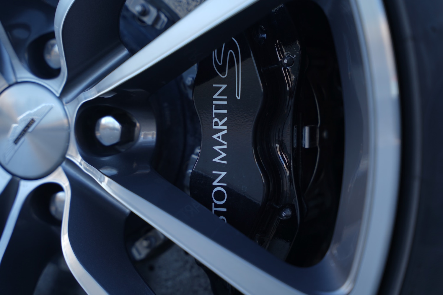 Used Aston Martin DBS 2011 for sale - 77065488: Photo 52