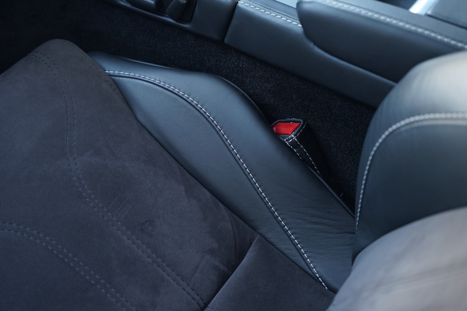 Used Aston Martin DBS 2011 for sale - 77065488: Photo 74