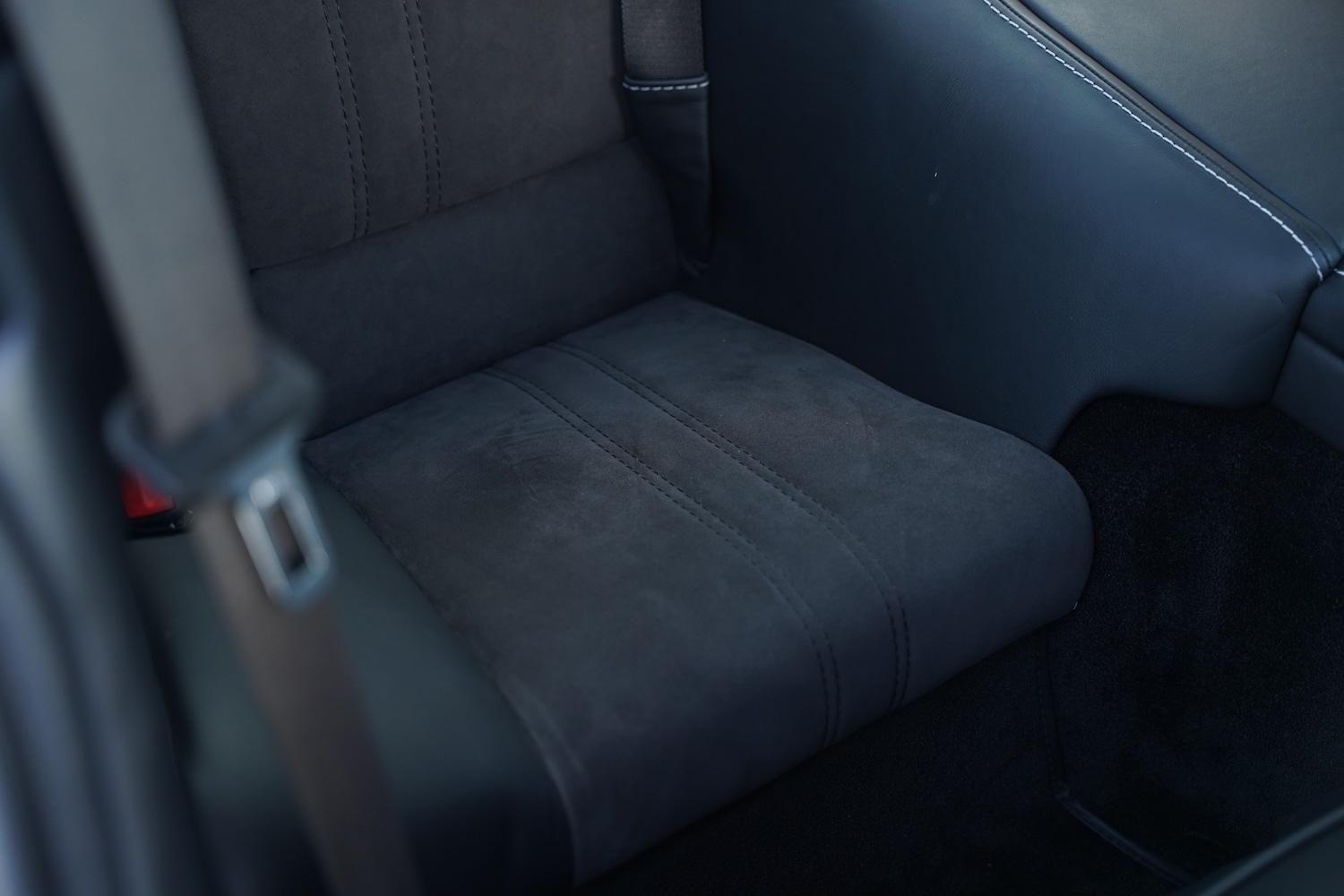 Used Aston Martin DBS 2011 for sale - 77065488: Photo 78