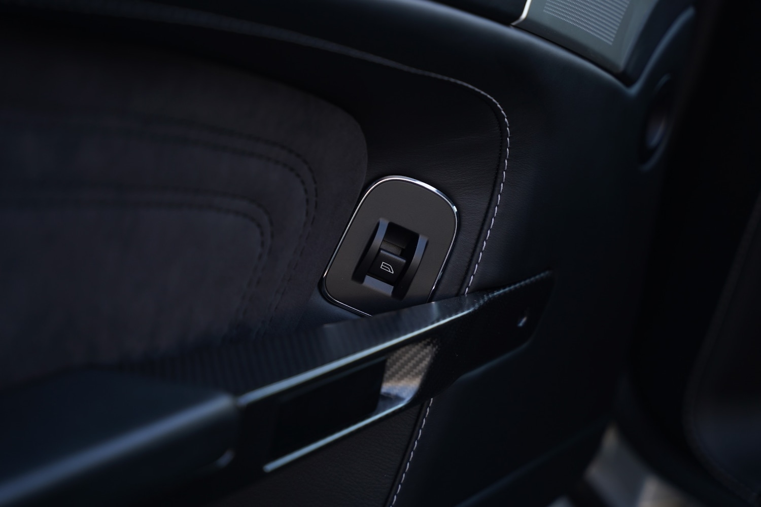 Used Aston Martin DBS 2011 for sale - 77065488: Photo 81