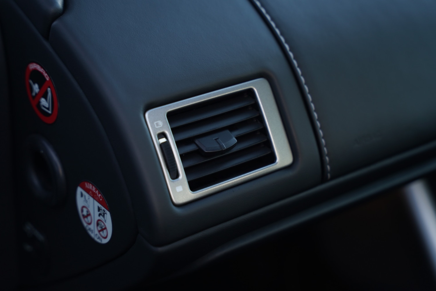 Used Aston Martin DBS 2011 for sale - 77065488: Photo 83