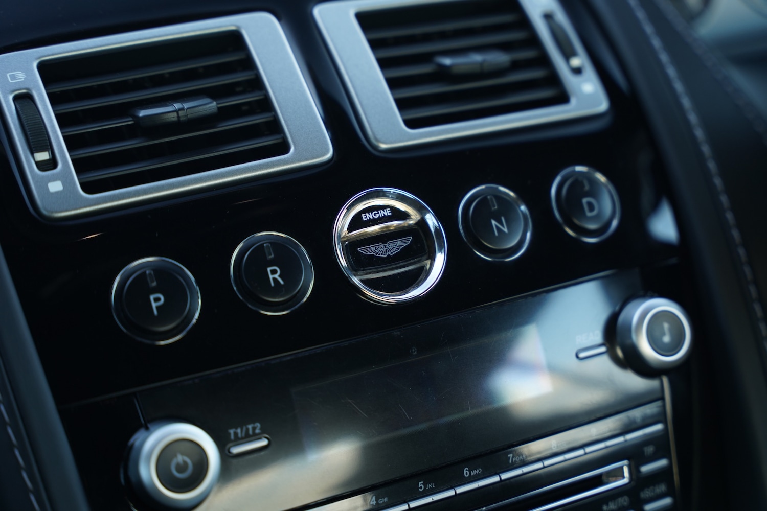 Used Aston Martin DBS 2011 for sale - 77065488: Photo 91