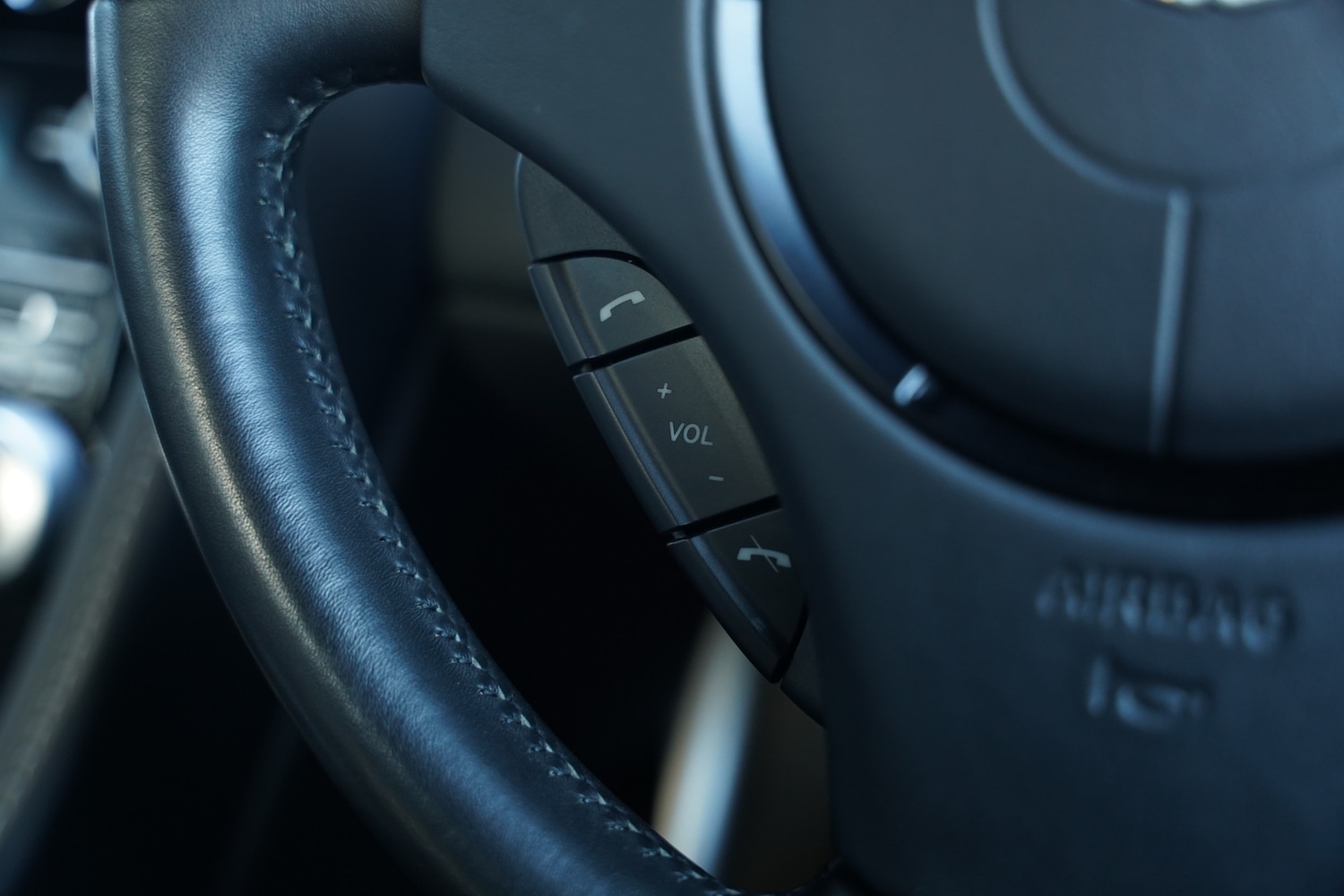 Used Aston Martin DBS 2011 for sale - 77065488: Photo 93