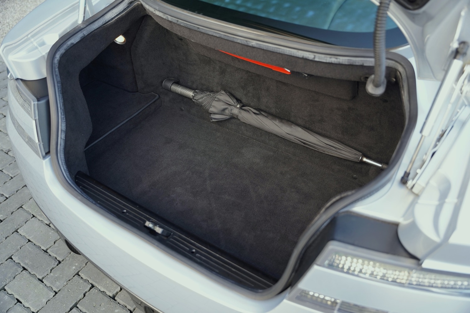 Used Aston Martin DBS 2011 for sale - 77065488: Photo 95