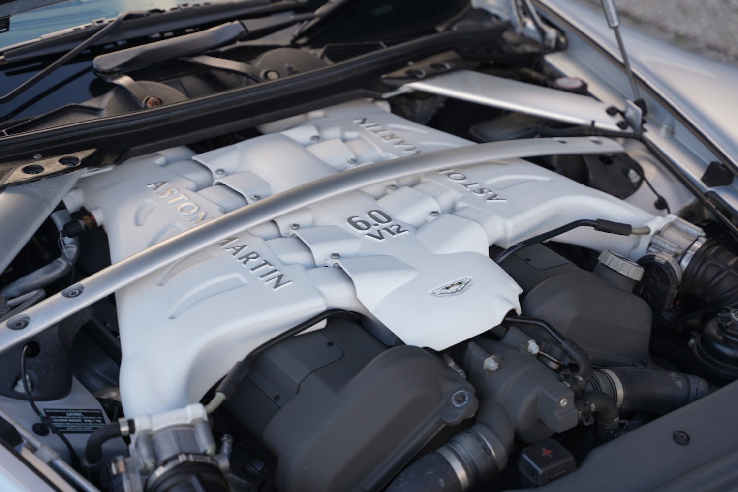 Used Aston Martin DBS 2011 for sale - 77065488: Photo 98