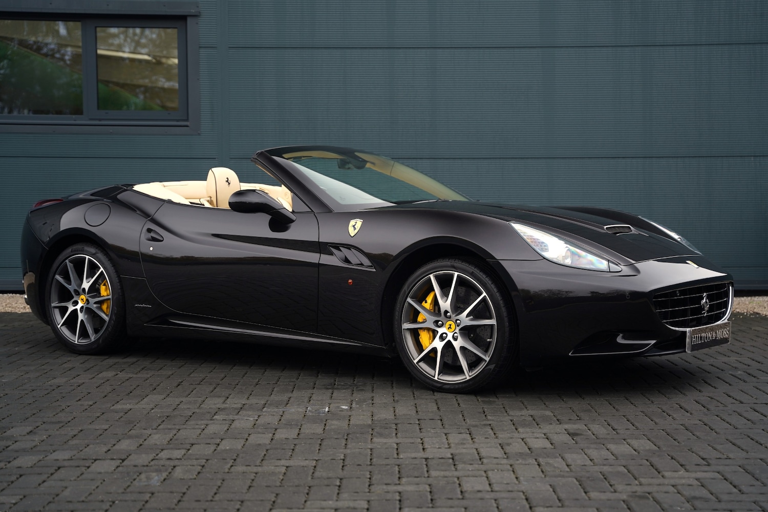Used Ferrari California 2011 for sale - 76521224: Photo 1