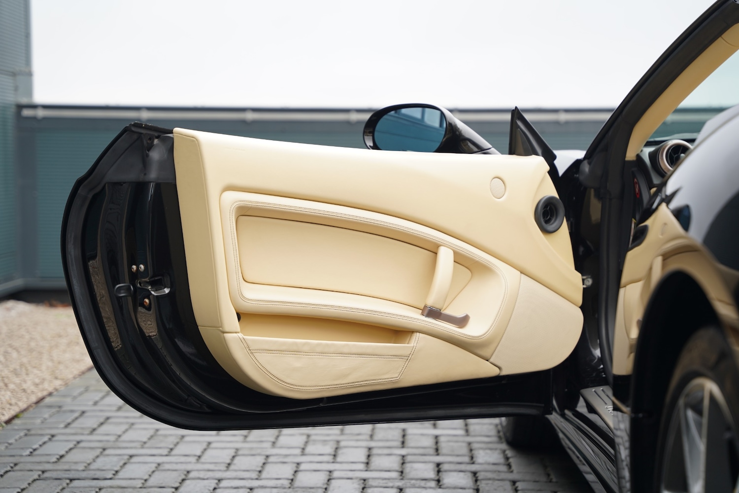 Used Ferrari California 2011 for sale - 76521224: Photo 15