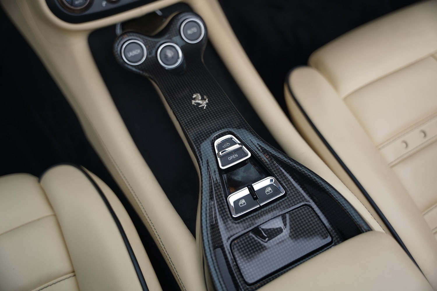 Used Ferrari California 2011 for sale - 76521224: Photo 86