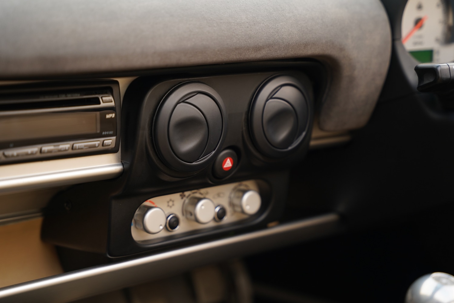 Used Lotus Elise 2004 for sale - 77258810: Photo 85