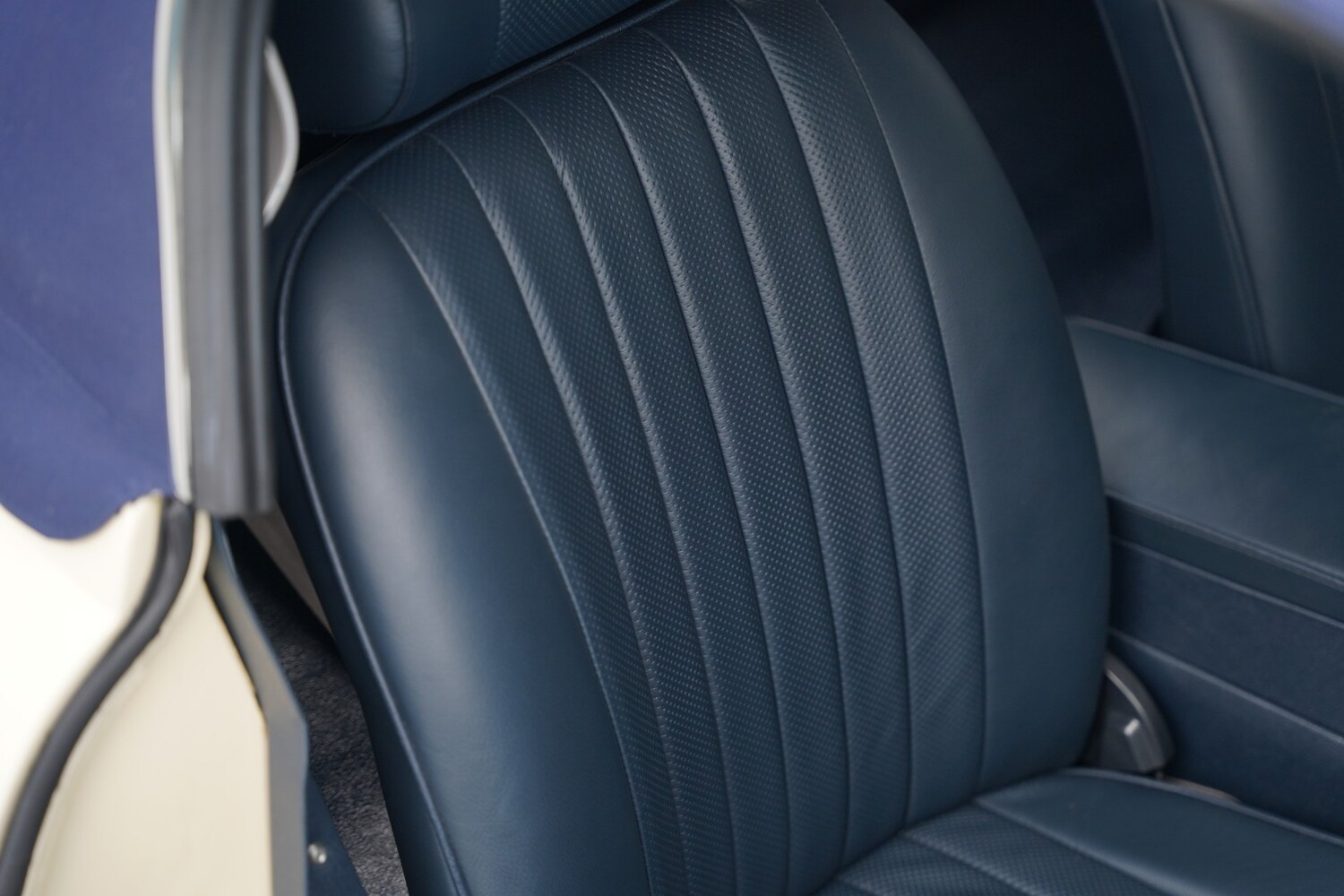 Used Jaguar E-Type 1969 for sale - 76397255: Photo 17