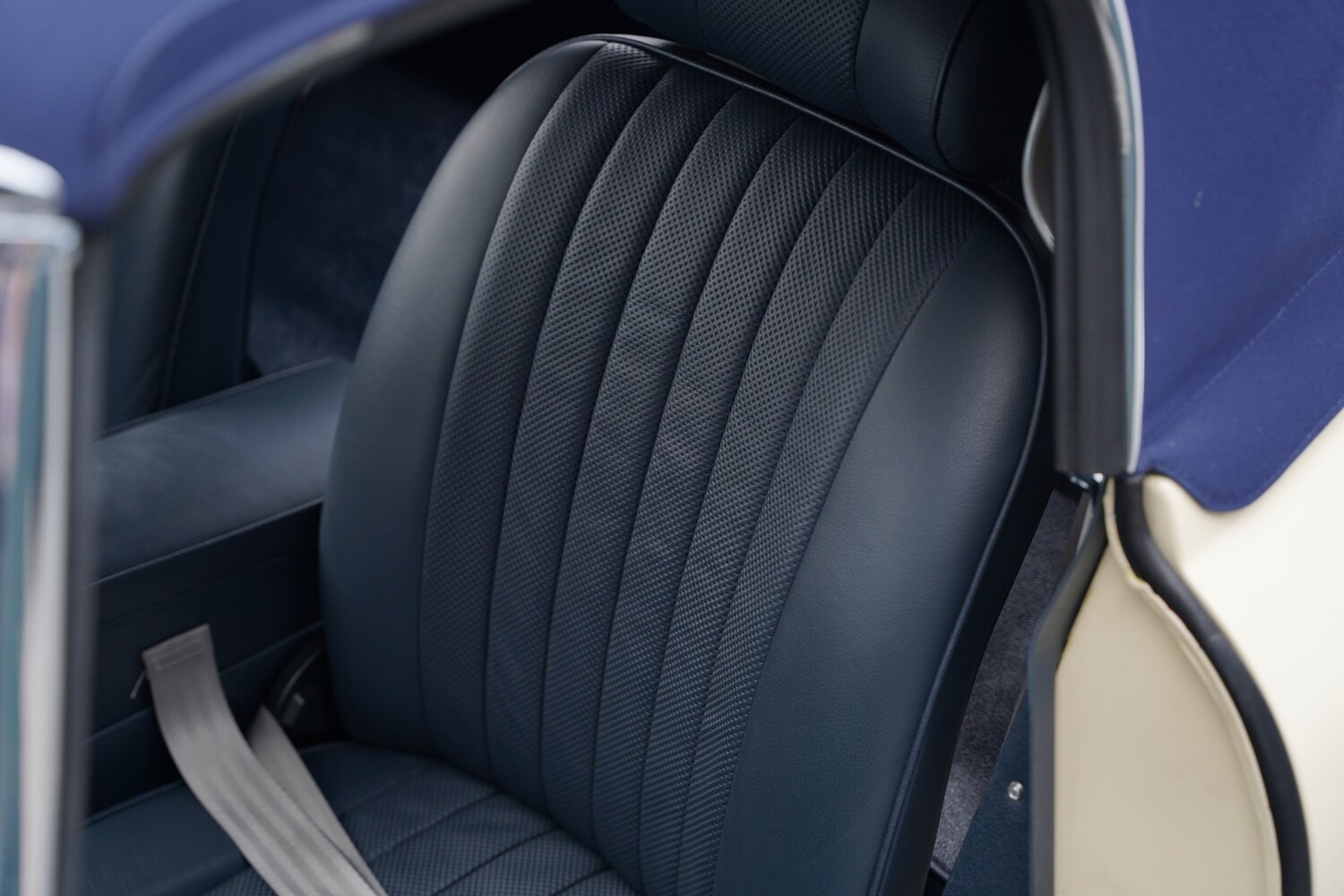 Used Jaguar E-Type 1969 for sale - 76397255: Photo 18