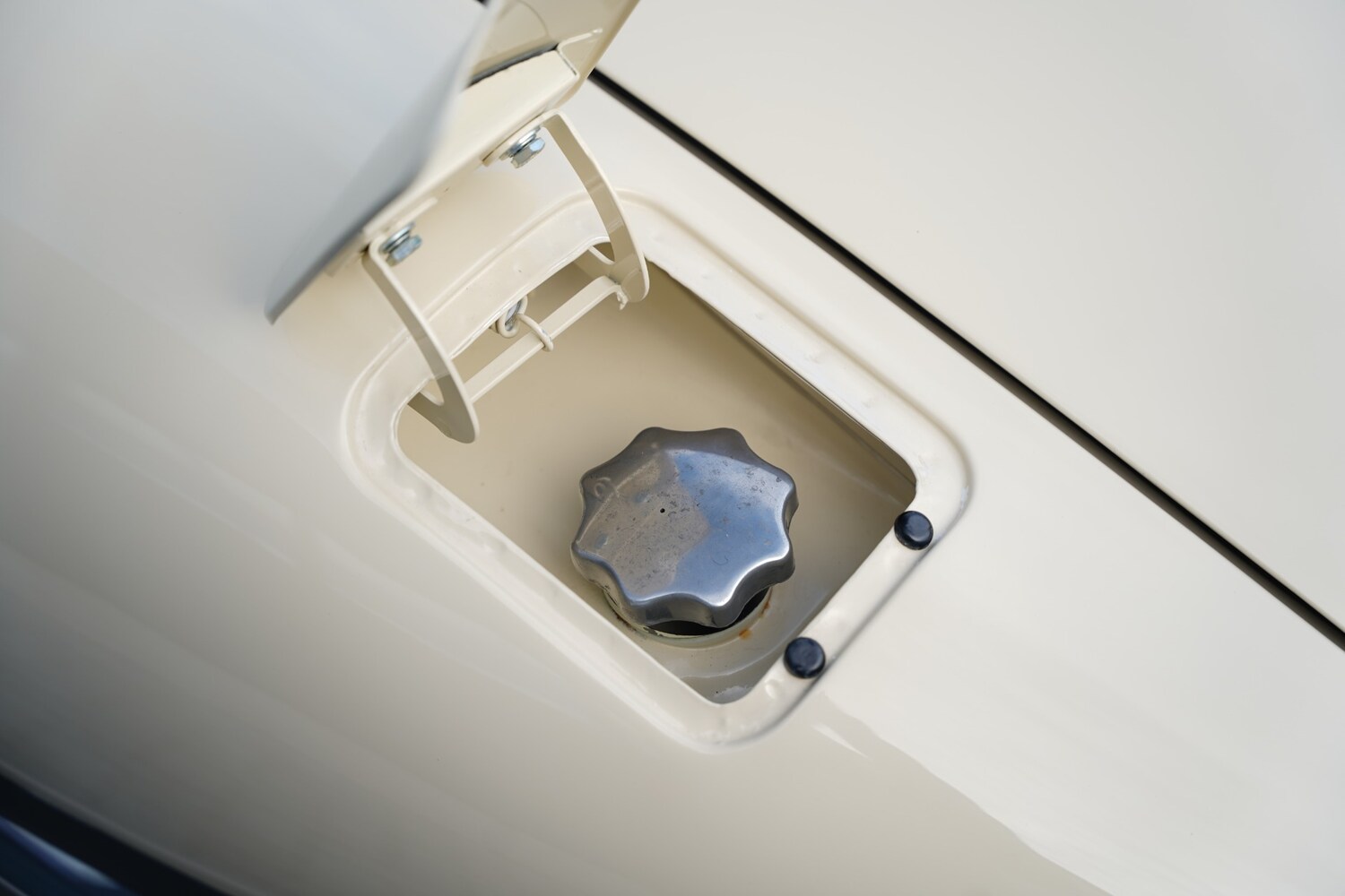 Used Jaguar E-Type 1969 for sale - 76397255: Photo 50