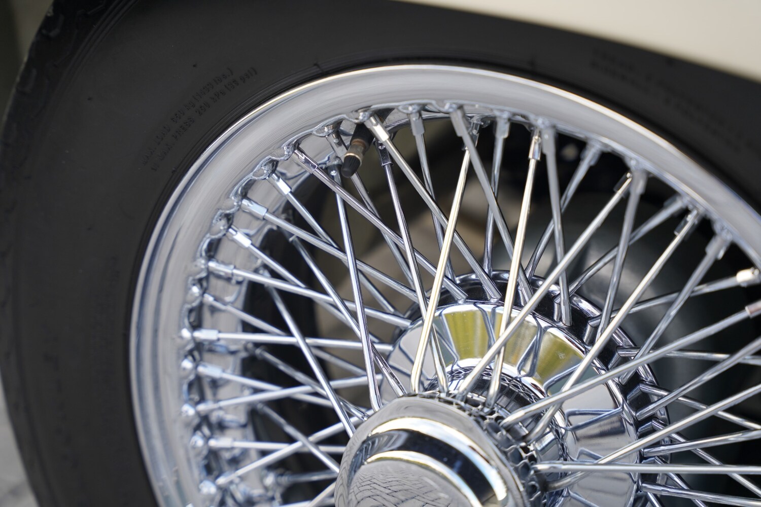 Used Jaguar E-Type 1969 for sale - 76397255: Photo 59