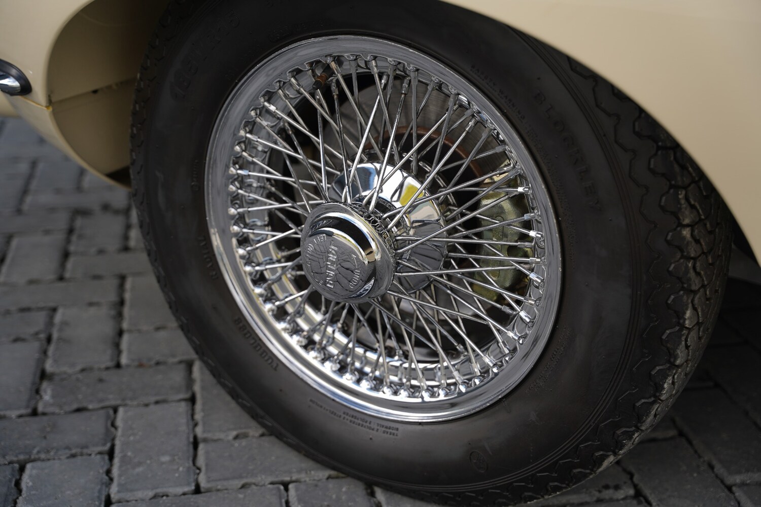 Used Jaguar E-Type 1969 for sale - 76397255: Photo 60