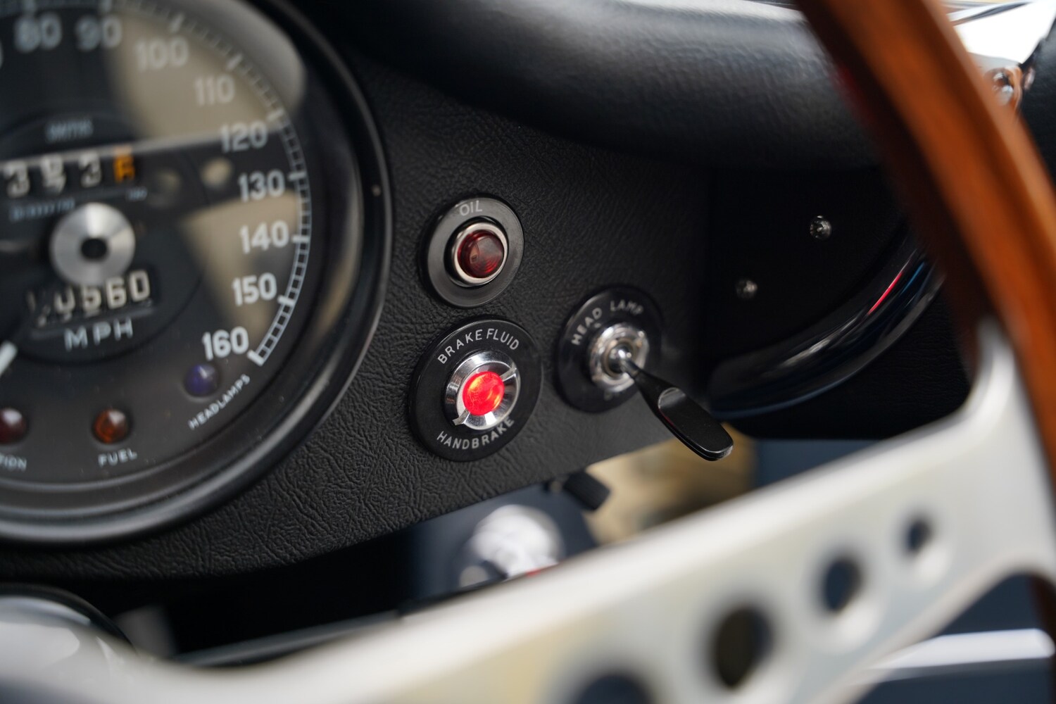 Used Jaguar E-Type 1969 for sale - 76397255: Photo 78