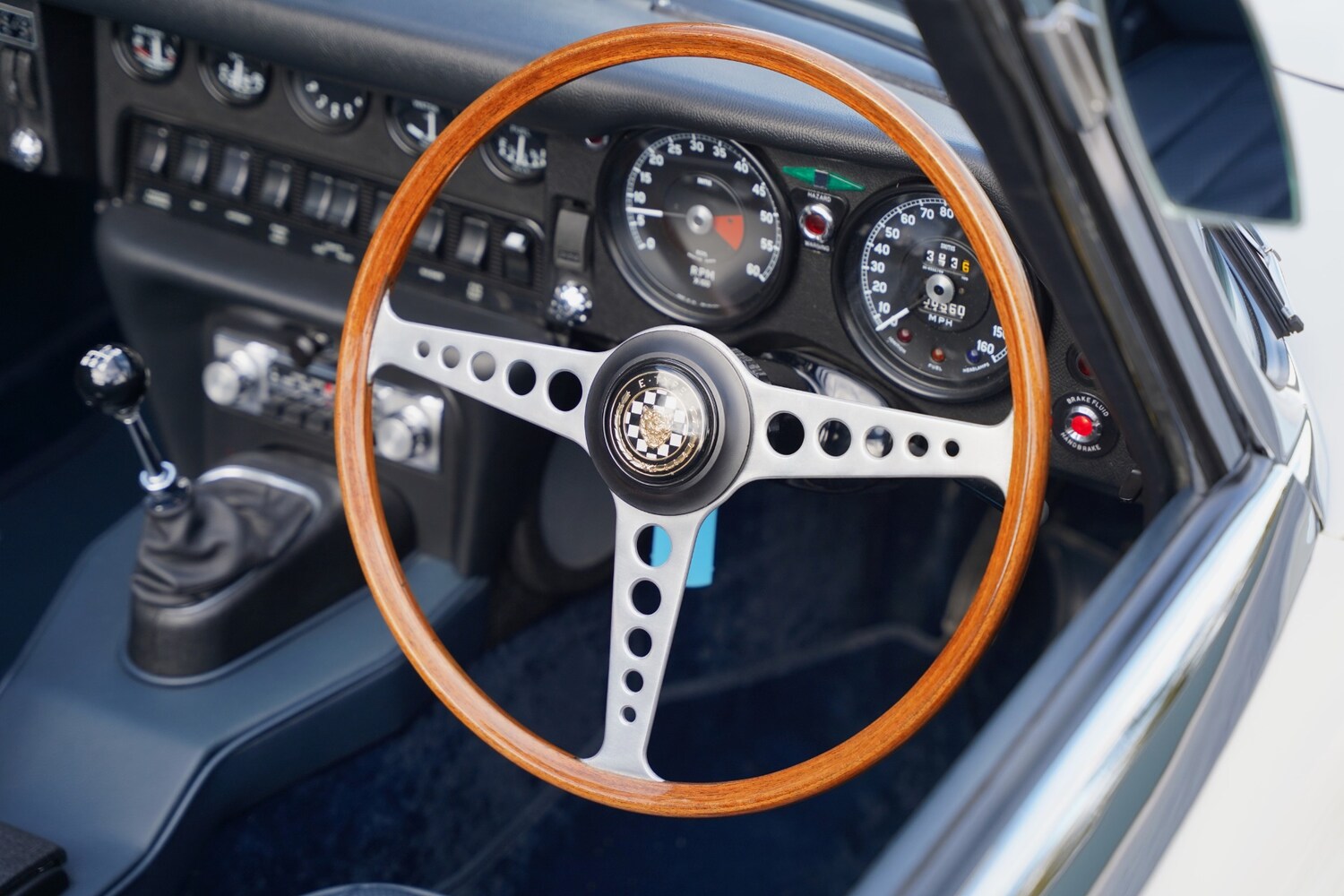 Used Jaguar E-Type 1969 for sale - 76397255: Photo 89