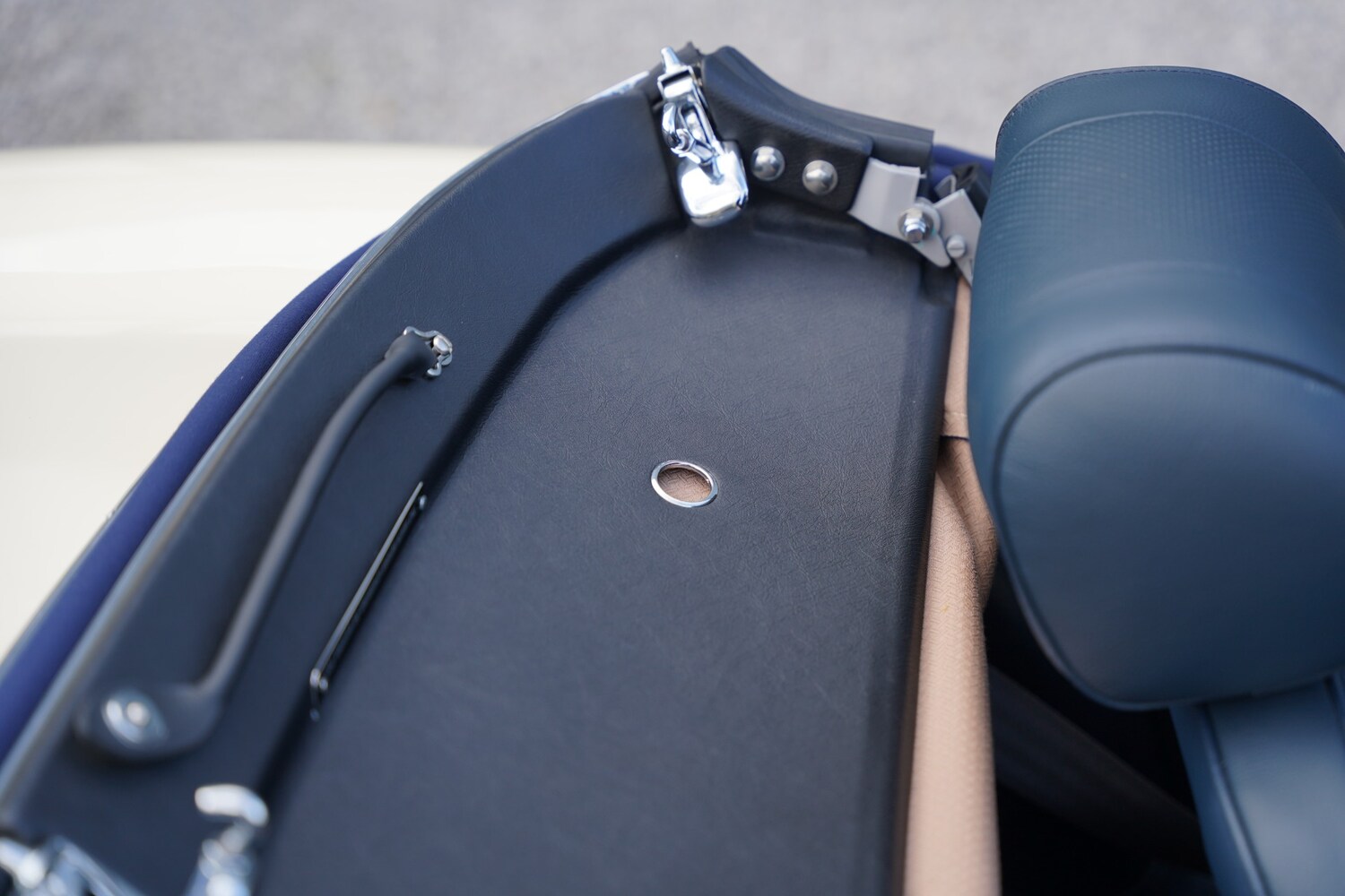 Used Jaguar E-Type 1969 for sale - 76397255: Photo 91