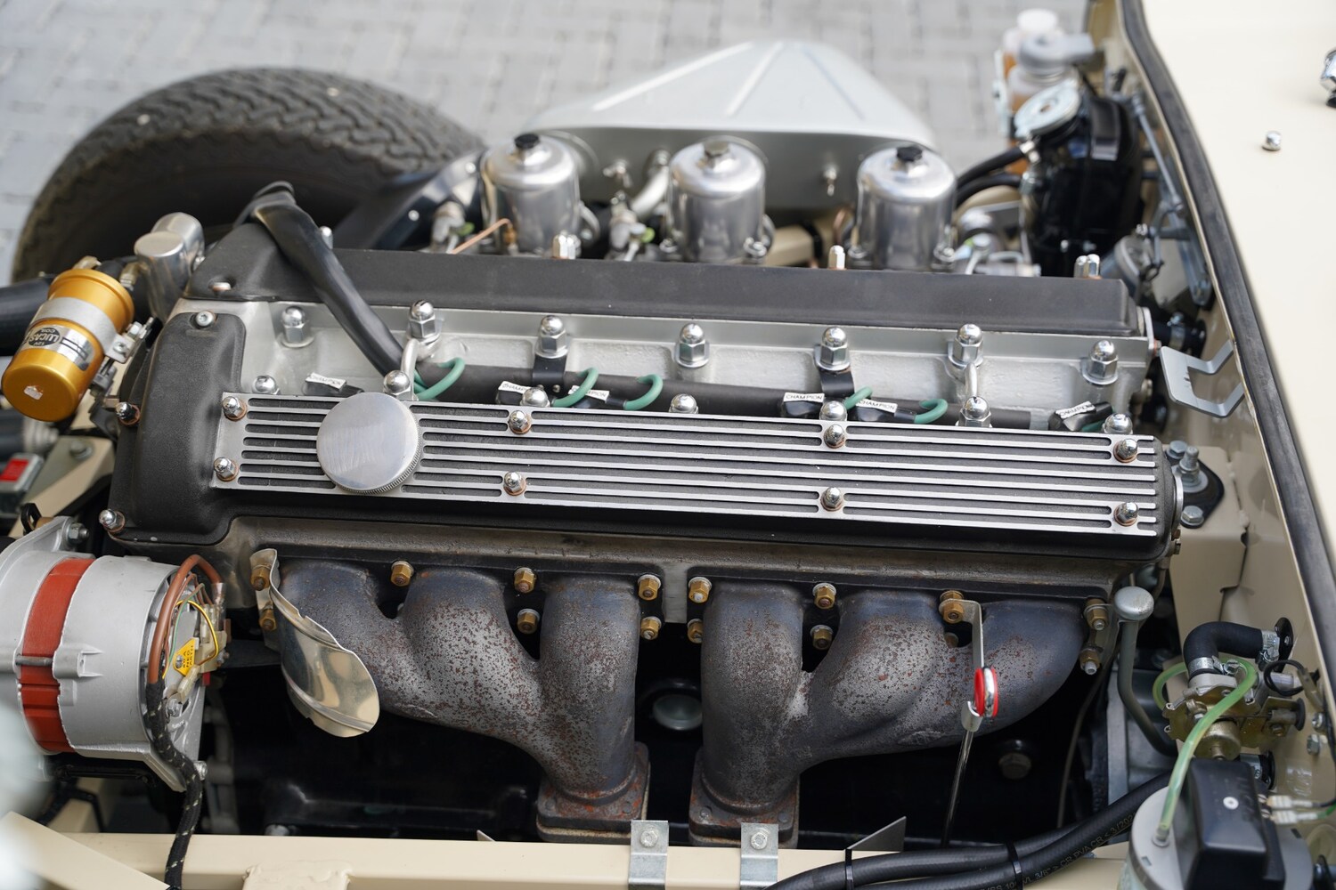 Used Jaguar E-Type 1969 for sale - 76397255: Photo 95