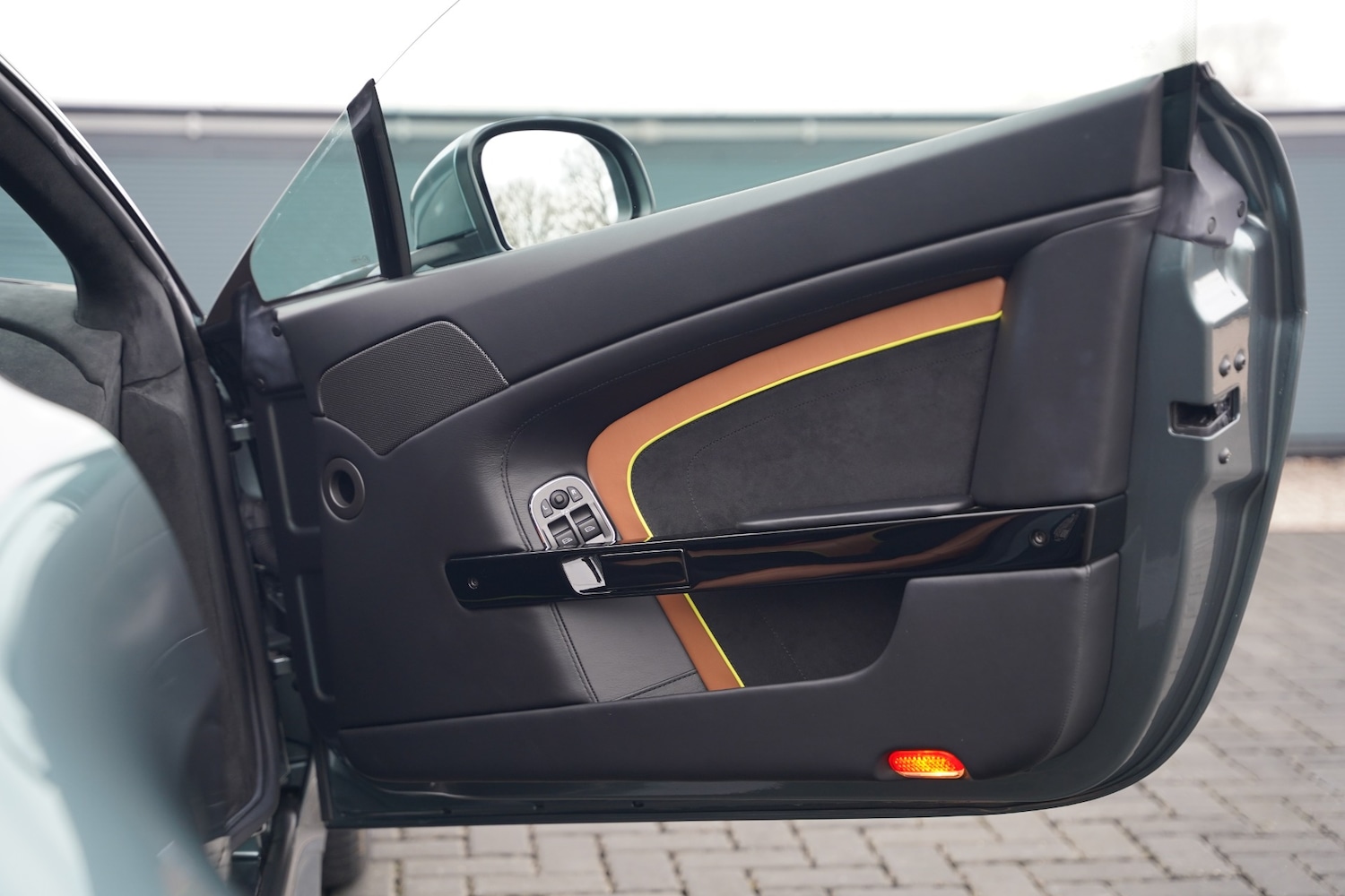 Used Aston Martin Vantage 2017 for sale - 77409829: Photo 14