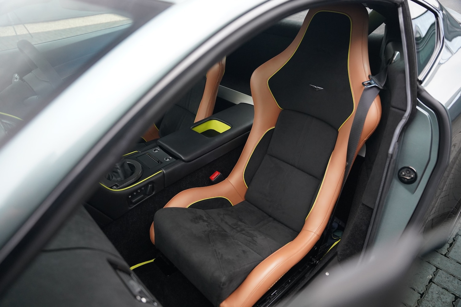 Used Aston Martin Vantage 2017 for sale - 77409829: Photo 16