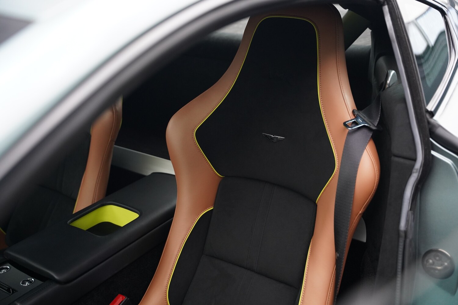 Used Aston Martin Vantage 2017 for sale - 77409829: Photo 18