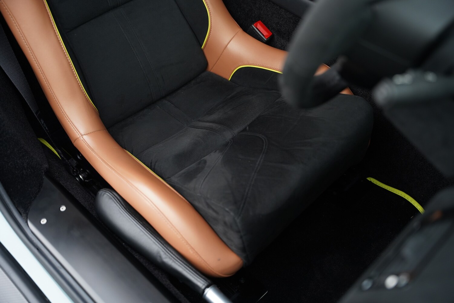 Used Aston Martin Vantage 2017 for sale - 77409829: Photo 19