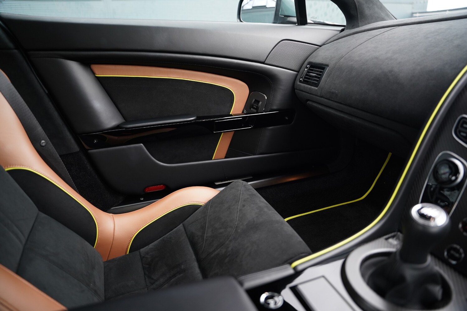 Used Aston Martin Vantage 2017 for sale - 77409829: Photo 71