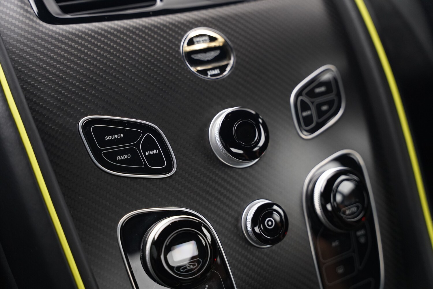 Used Aston Martin Vantage 2017 for sale - 77409829: Photo 72