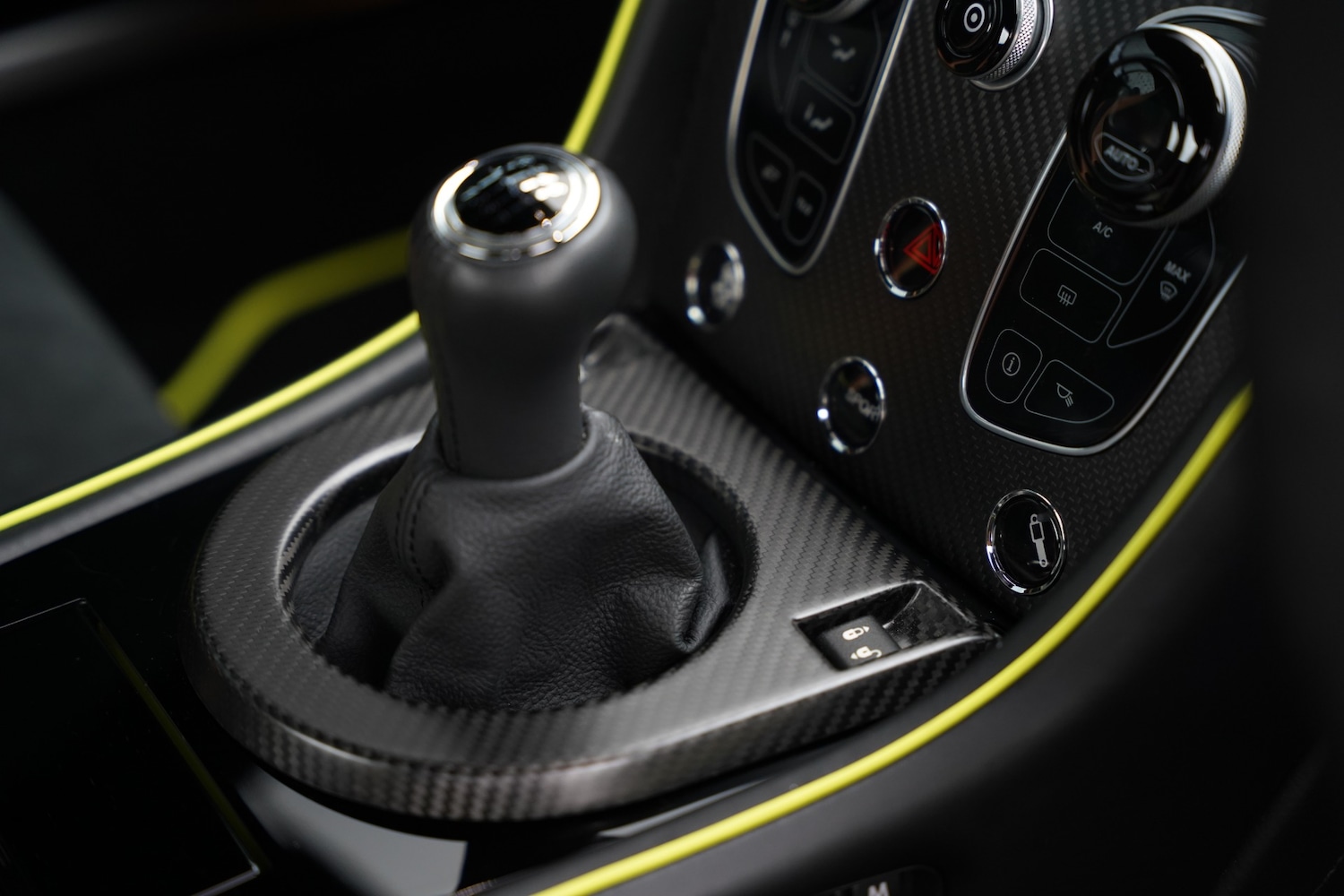 Used Aston Martin Vantage 2017 for sale - 77409829: Photo 81