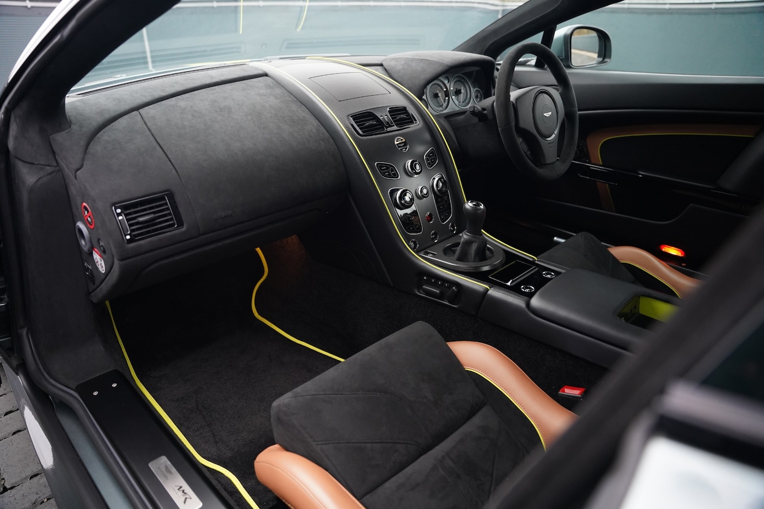 Used Aston Martin Vantage 2017 for sale - 77409829: Photo 84