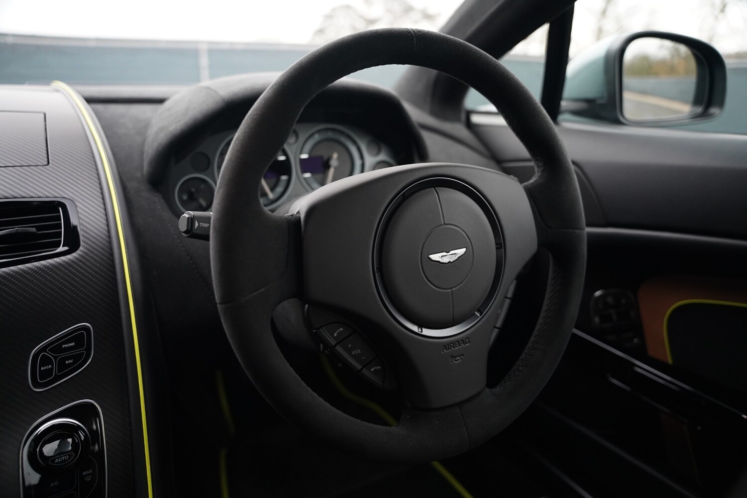 Used Aston Martin Vantage 2017 for sale - 77409829: Photo 86