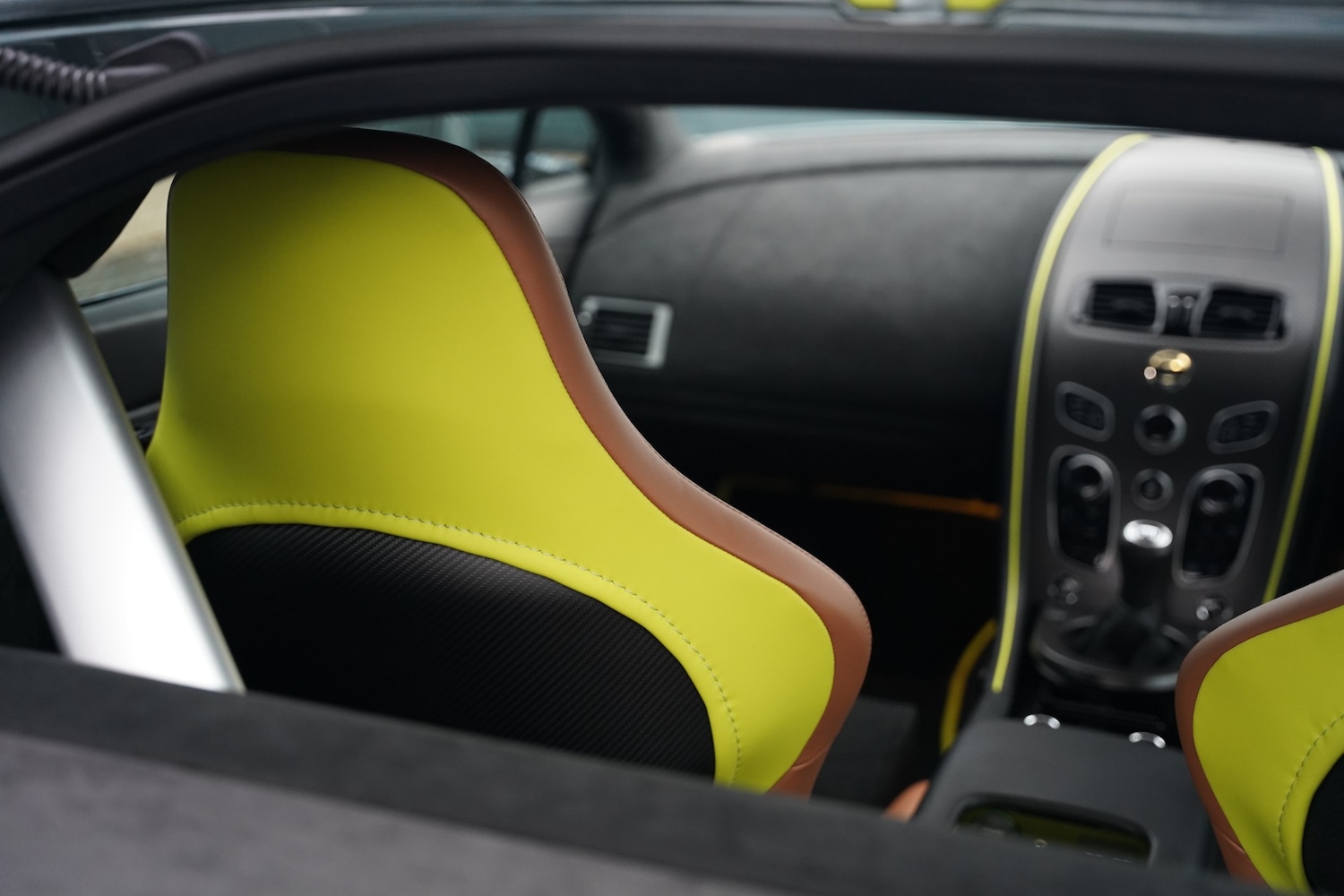 Used Aston Martin Vantage 2017 for sale - 77409829: Photo 87