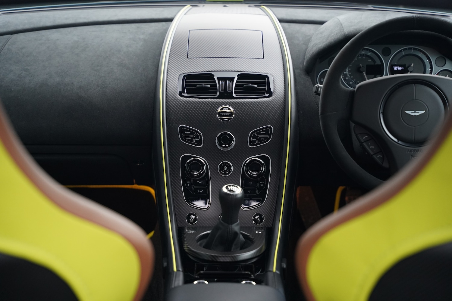 Used Aston Martin Vantage 2017 for sale - 77409829: Photo 88