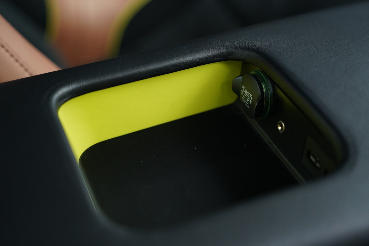 Used Aston Martin Vantage 2017 for sale - 77409829: Photo 89