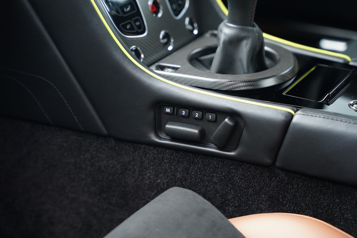 Used Aston Martin Vantage 2017 for sale - 77409829: Photo 95