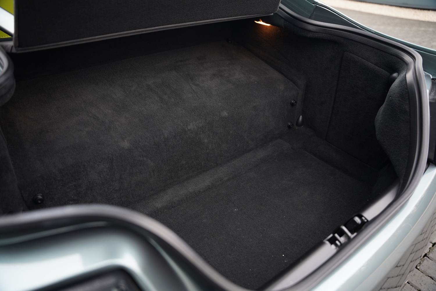 Used Aston Martin Vantage 2017 for sale - 77409829: Photo 96