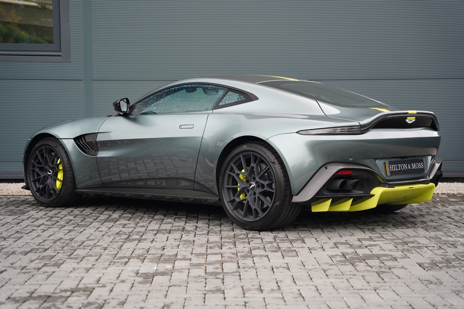 Used Aston Martin Vantage 2020 for sale - 76418619: Photo 2