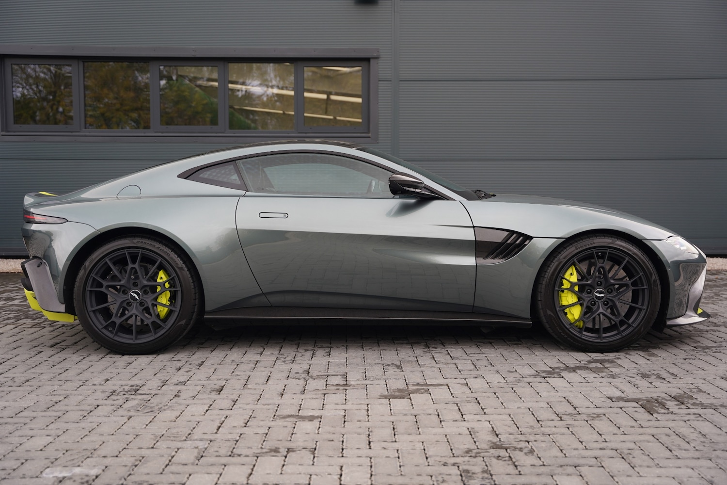 Used Aston Martin Vantage 2020 for sale - 76418619: Photo 3