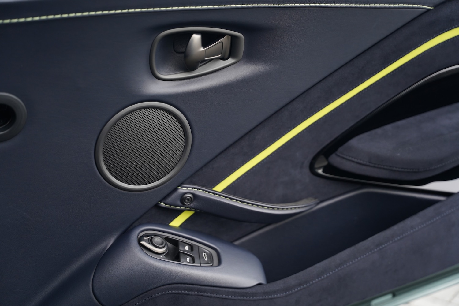 Used Aston Martin Vantage 2020 for sale - 76418619: Photo 80