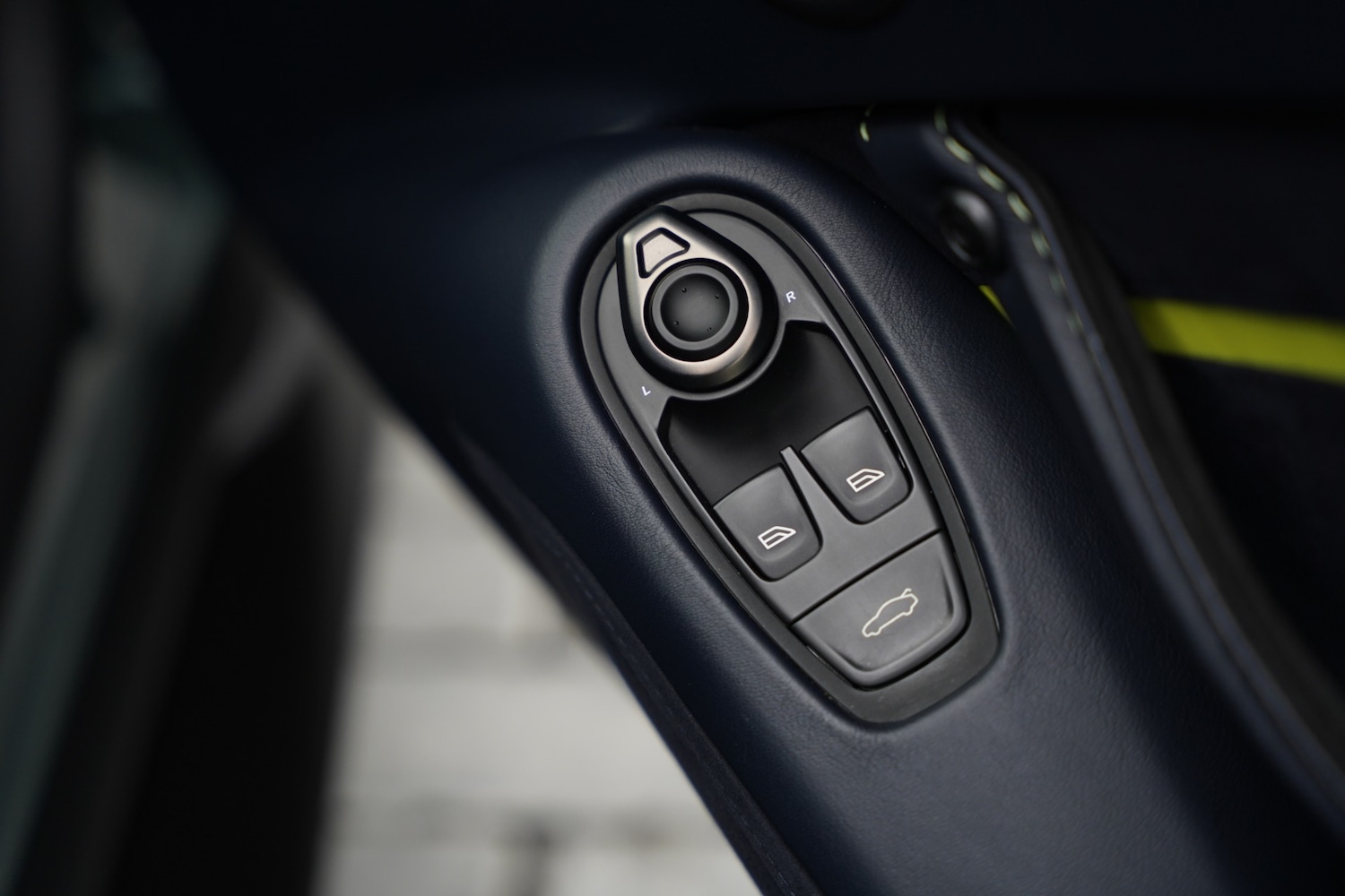 Used Aston Martin Vantage 2020 for sale - 76418619: Photo 81