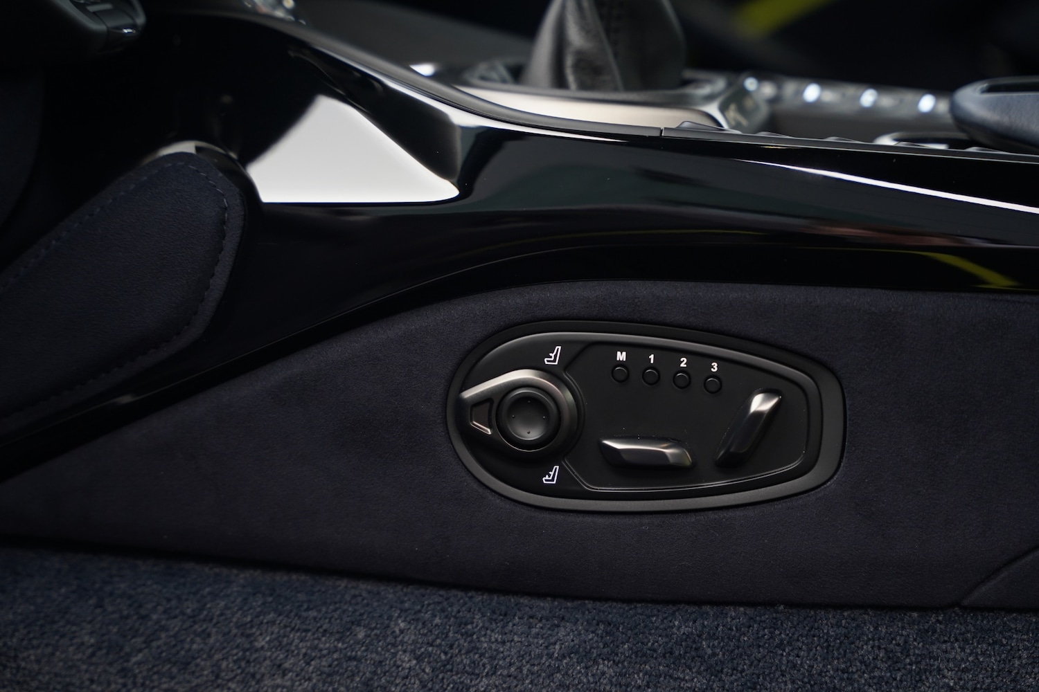 Used Aston Martin Vantage 2020 for sale - 76418619: Photo 97